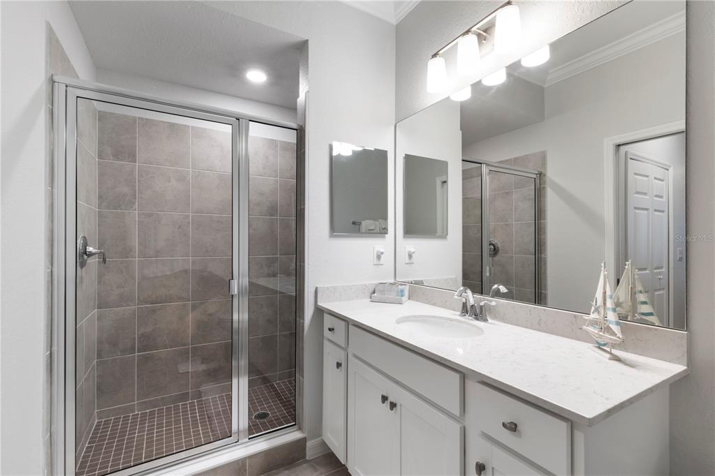 LAKEWOOD NATIONAL GOLF & COUNTRY CLUB - Residential Lease