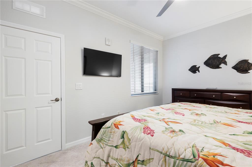 LAKEWOOD NATIONAL GOLF & COUNTRY CLUB - Residential Lease