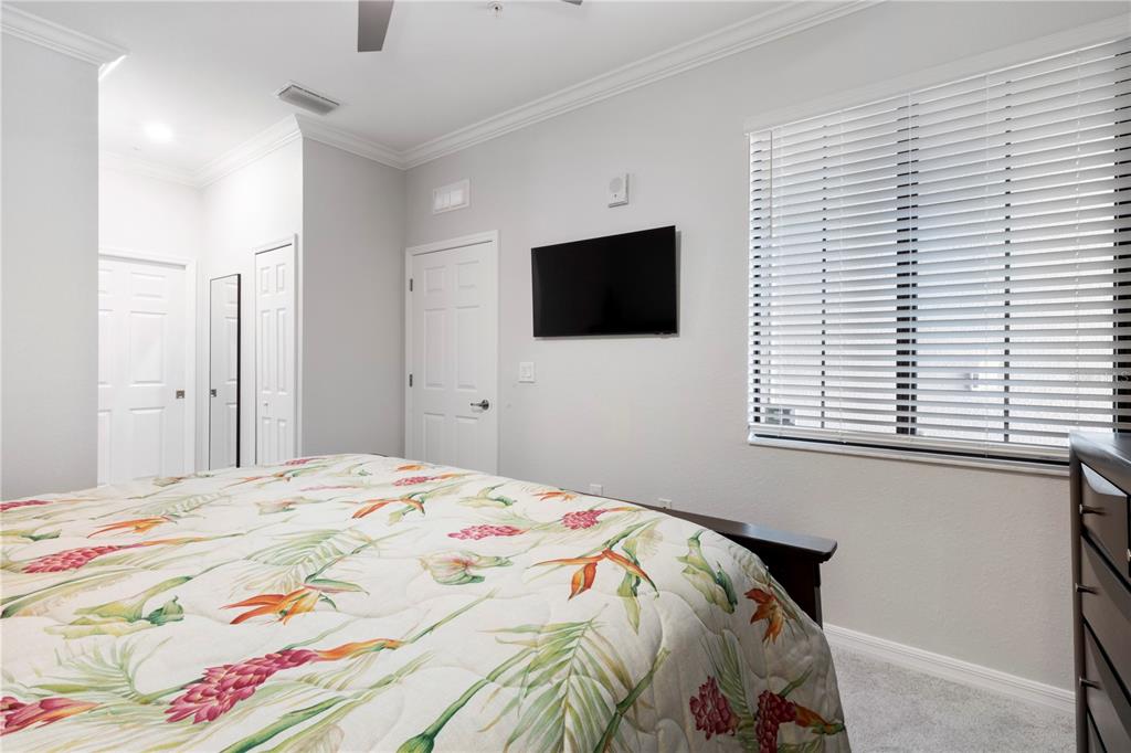 LAKEWOOD NATIONAL GOLF & COUNTRY CLUB - Residential Lease