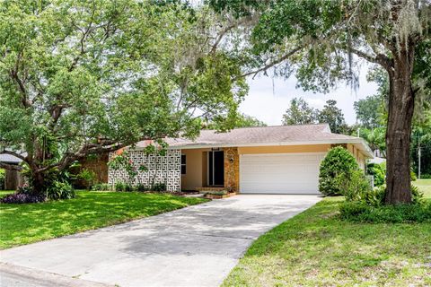 Photo of 670 Palm Drive, Oviedo, FL 32765 (MLS # O6324497)