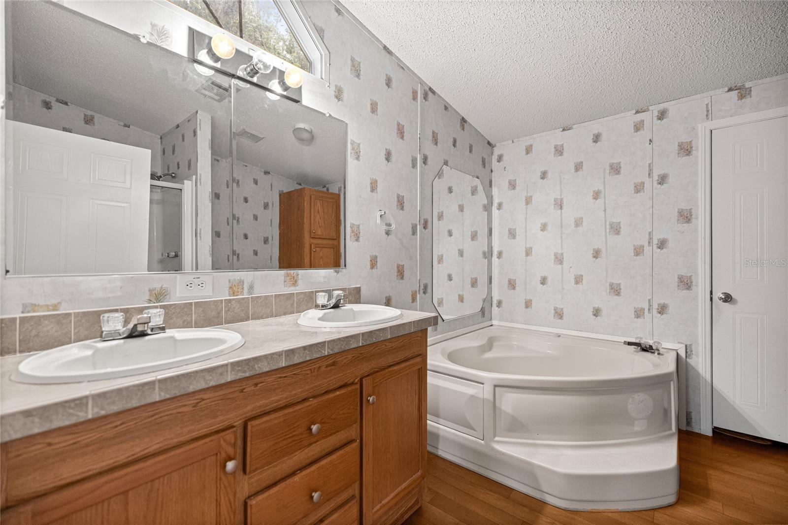 DEER MEADOW - Residential