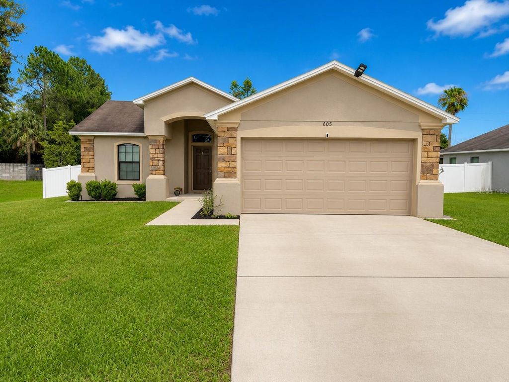 Photo of 605 Valencia Court, Dundee, FL 33838 (MLS # L4962540)