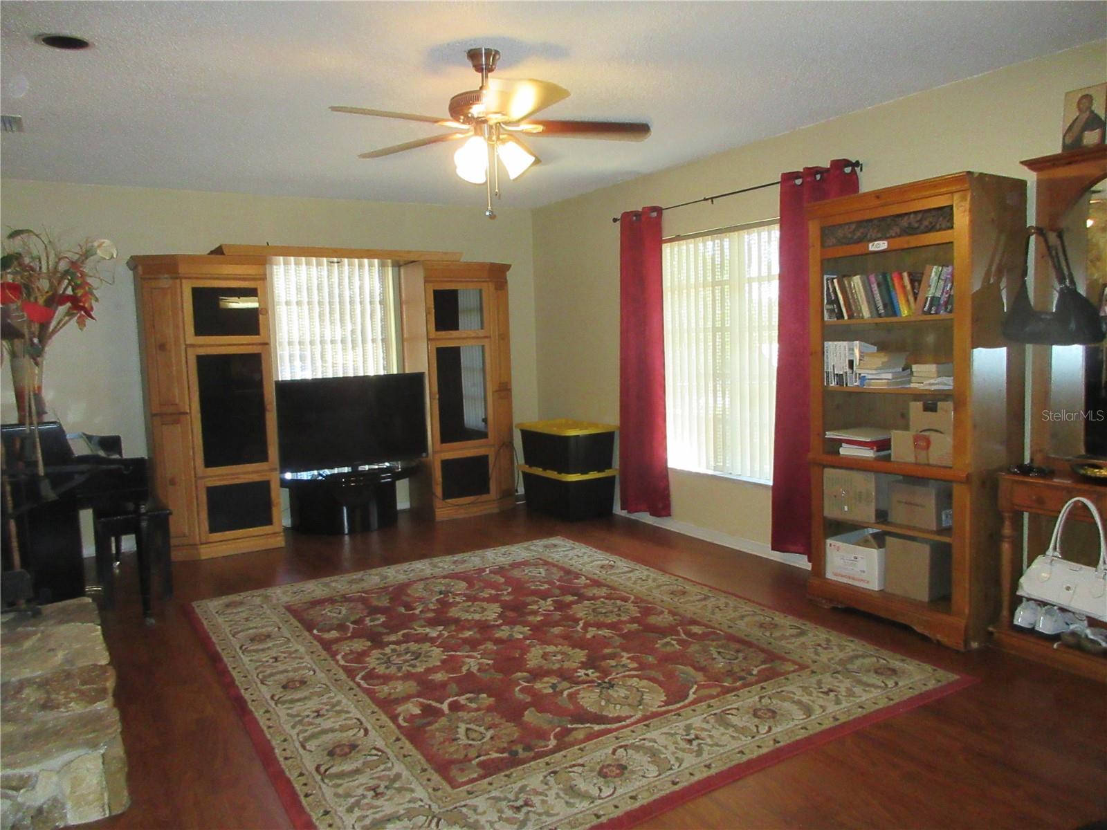 WOODS & LAKES SUB - Residential