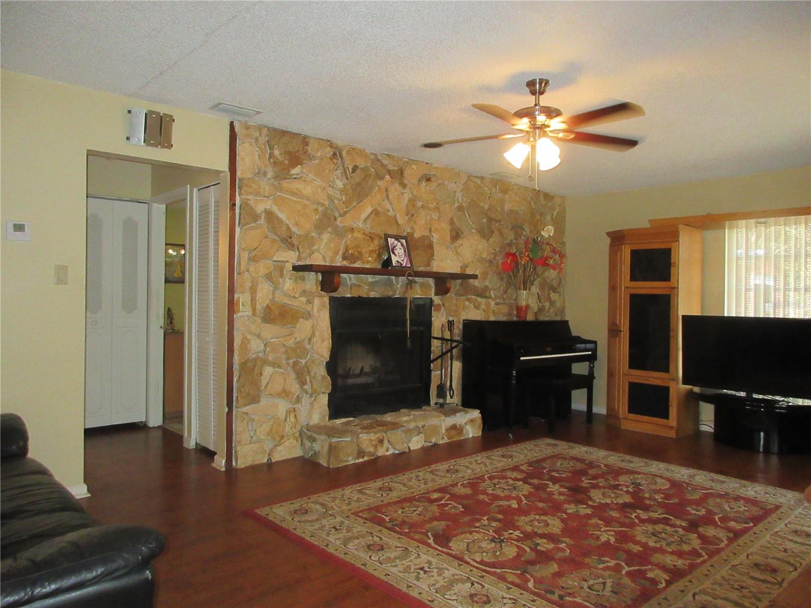 WOODS & LAKES SUB - Residential