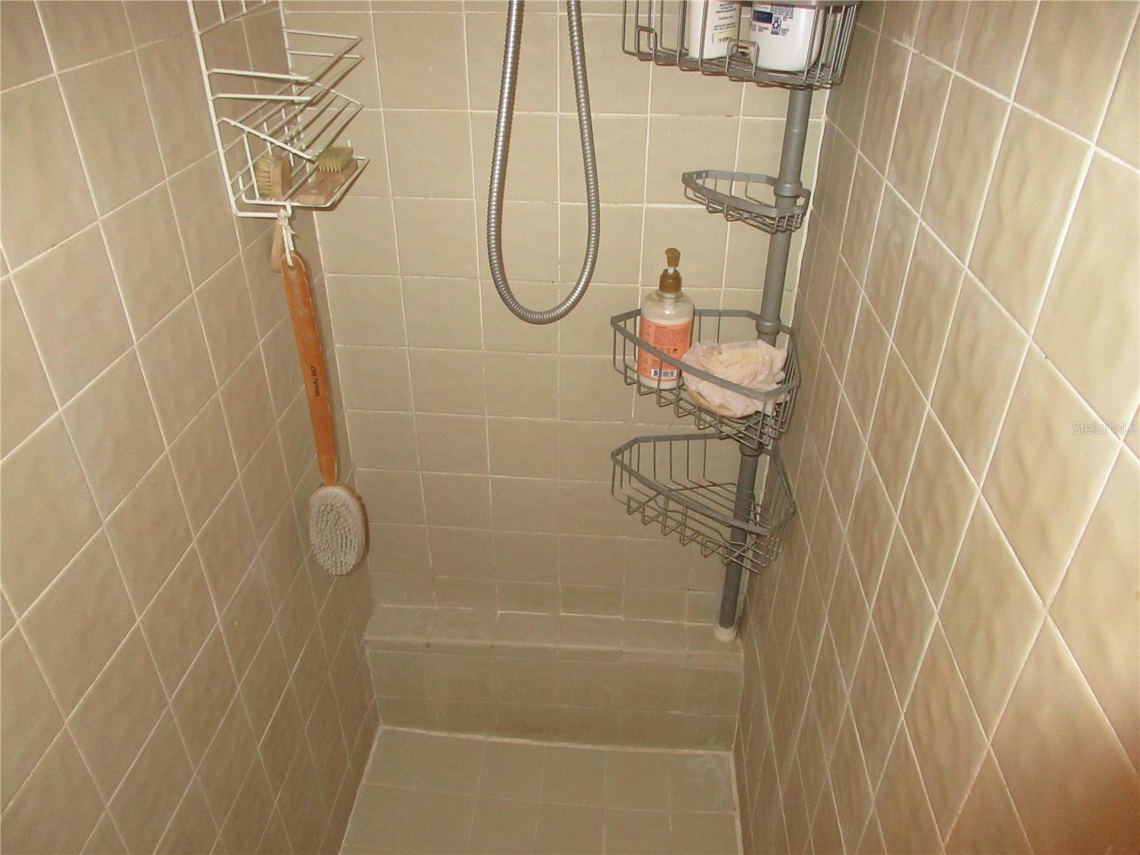 WOODS & LAKES SUB - Residential