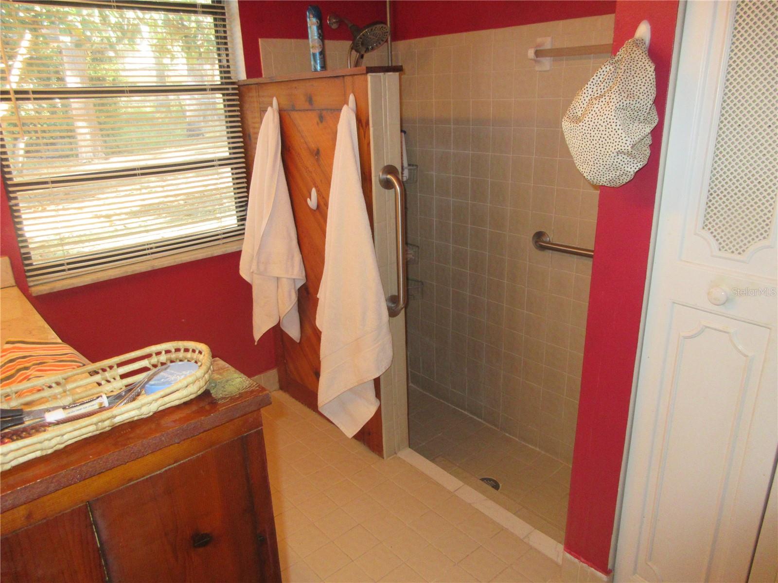 WOODS & LAKES SUB - Residential