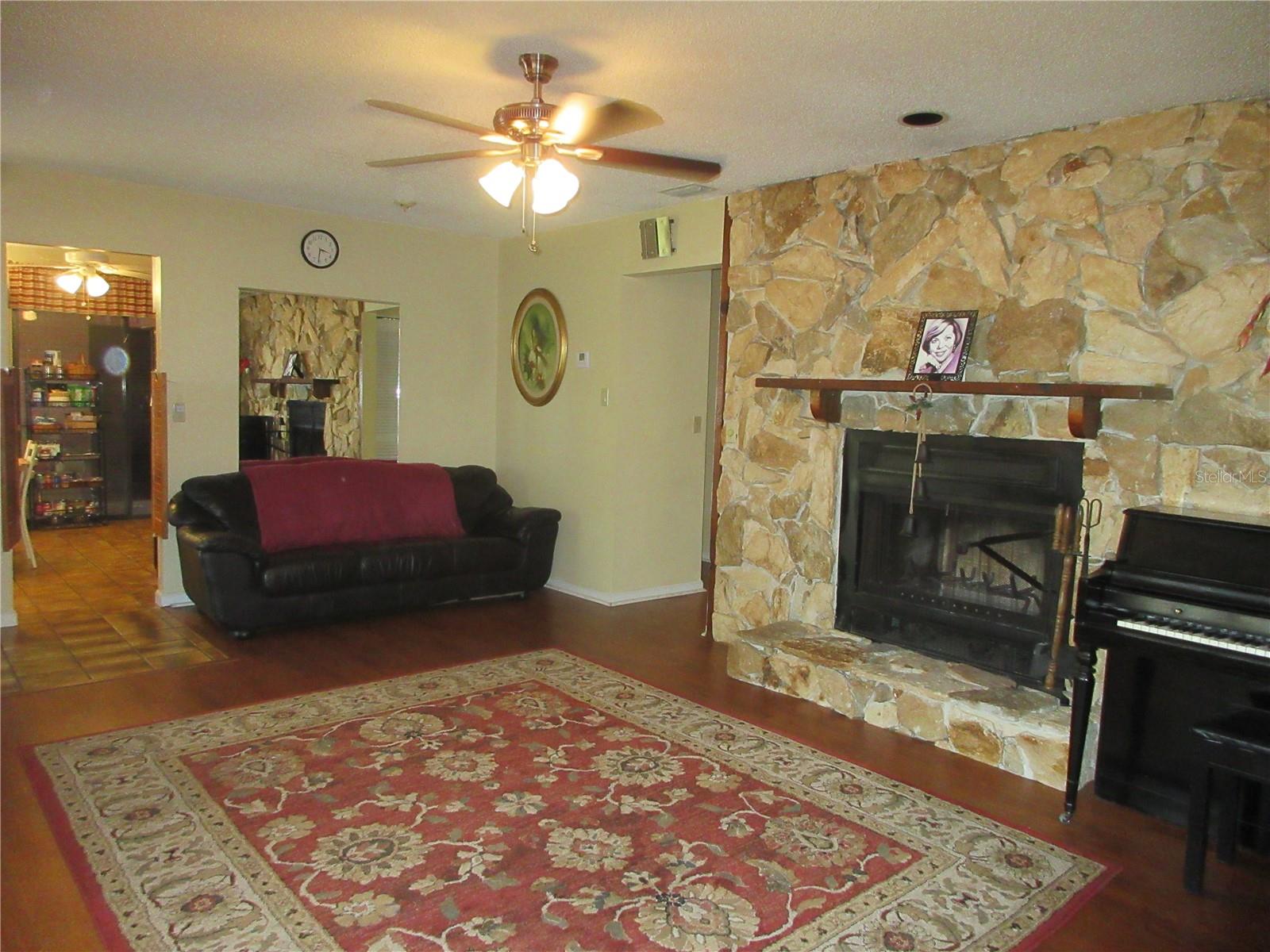 WOODS & LAKES SUB - Residential