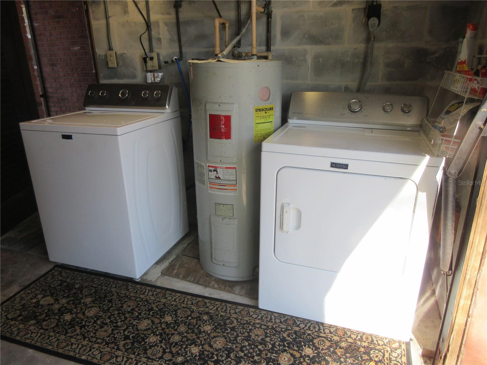 WOODS & LAKES SUB - Residential