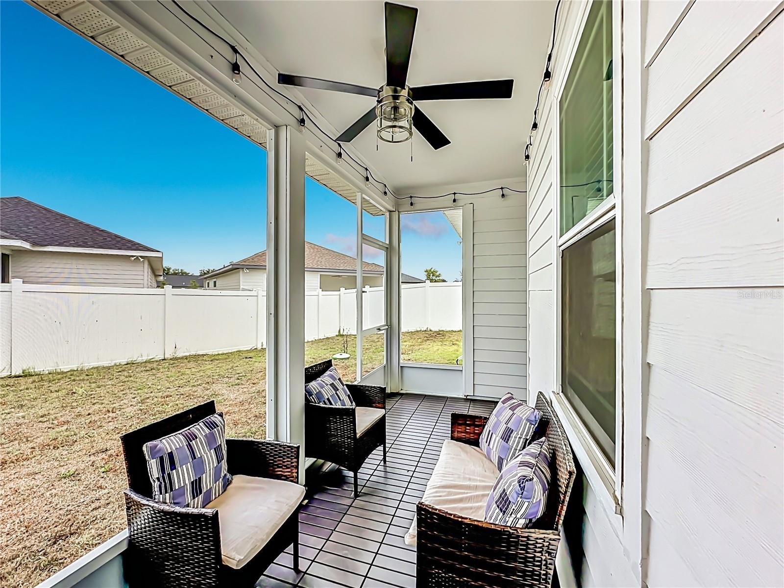 COUNTRY WAY - Residential