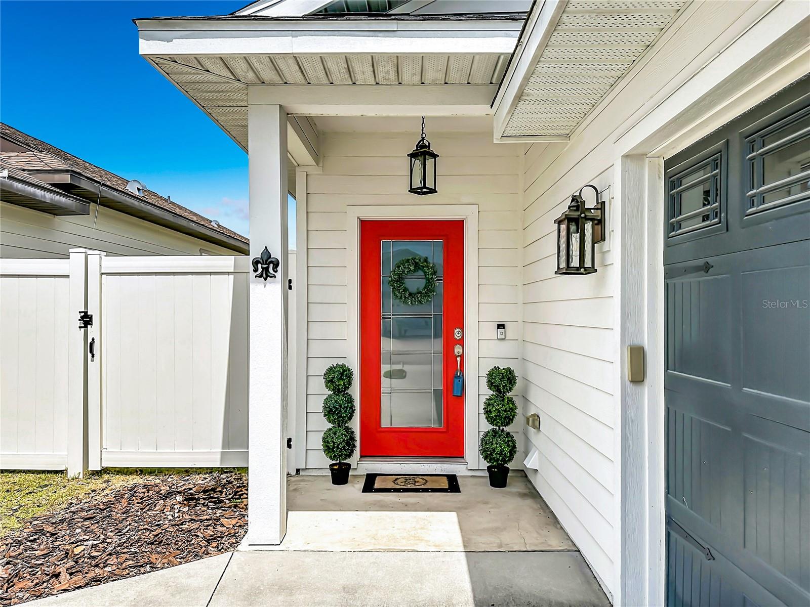 COUNTRY WAY - Residential