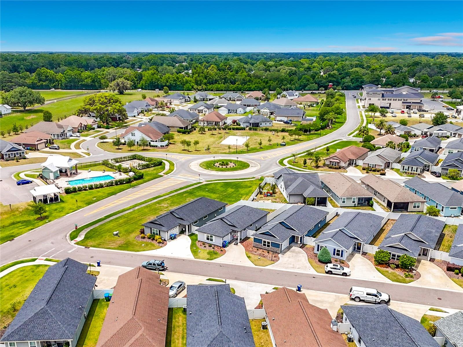 COUNTRY WAY - Residential