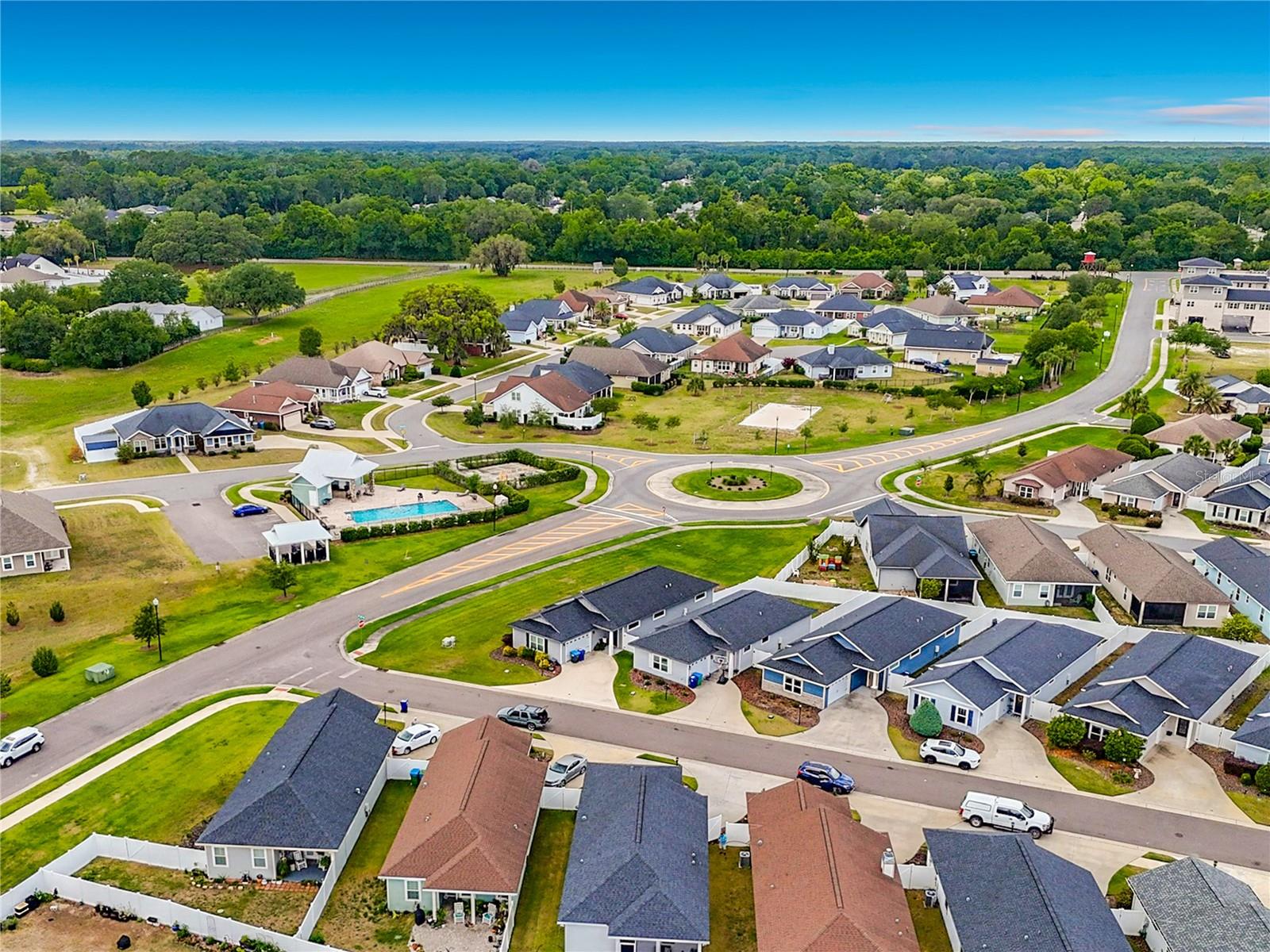 COUNTRY WAY - Residential