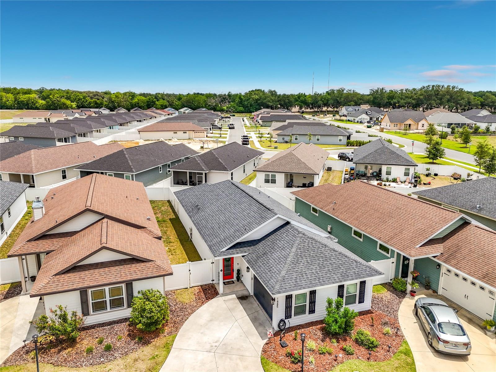 COUNTRY WAY - Residential