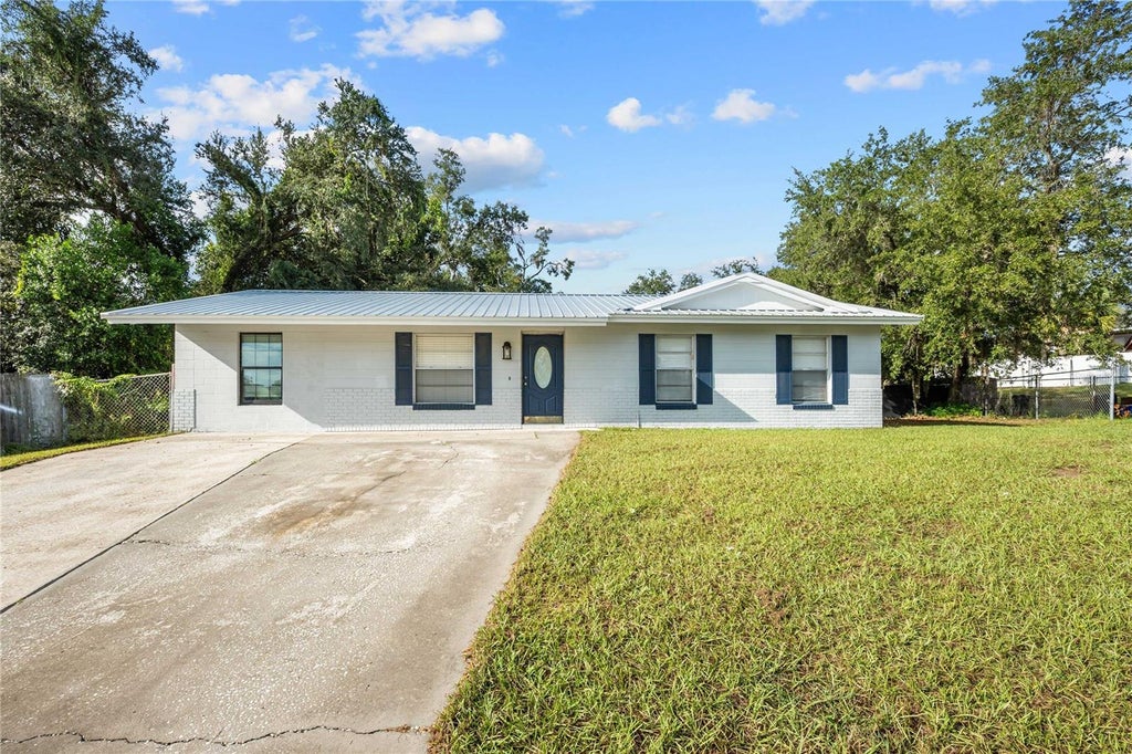 Photo of 37124 Goldenrod Court, Dade City, FL 33523 (MLS # TB8556174)