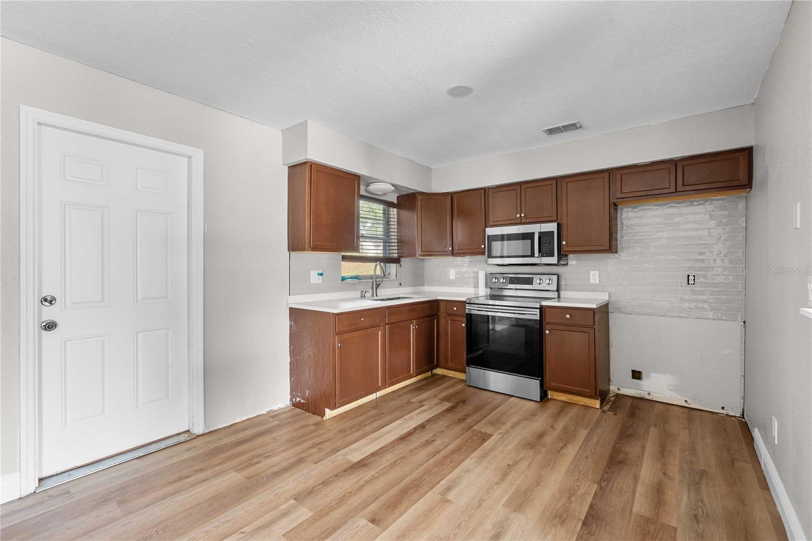 37124 GOLDENROD COURT
