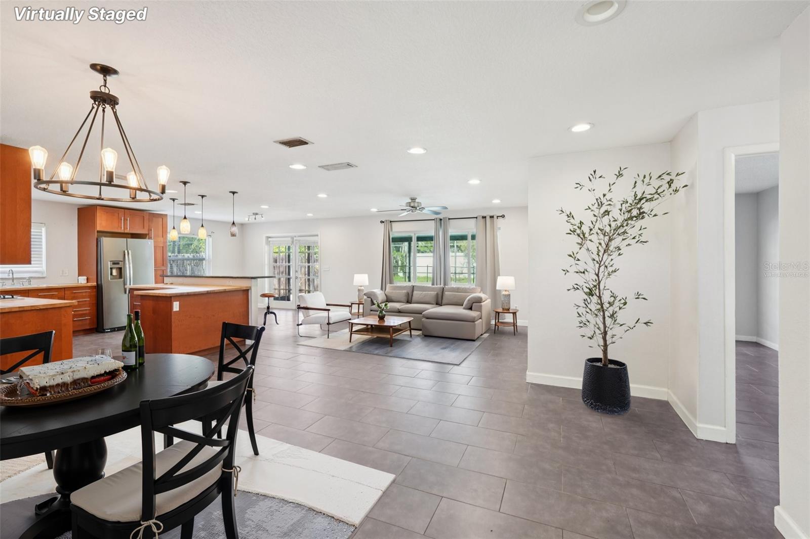653 SHERWOOD DRIVE