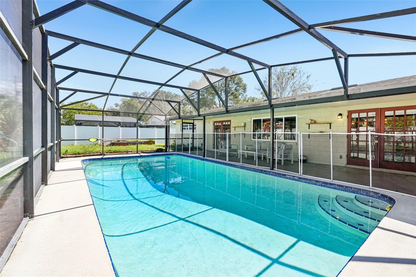 653 SHERWOOD DRIVE