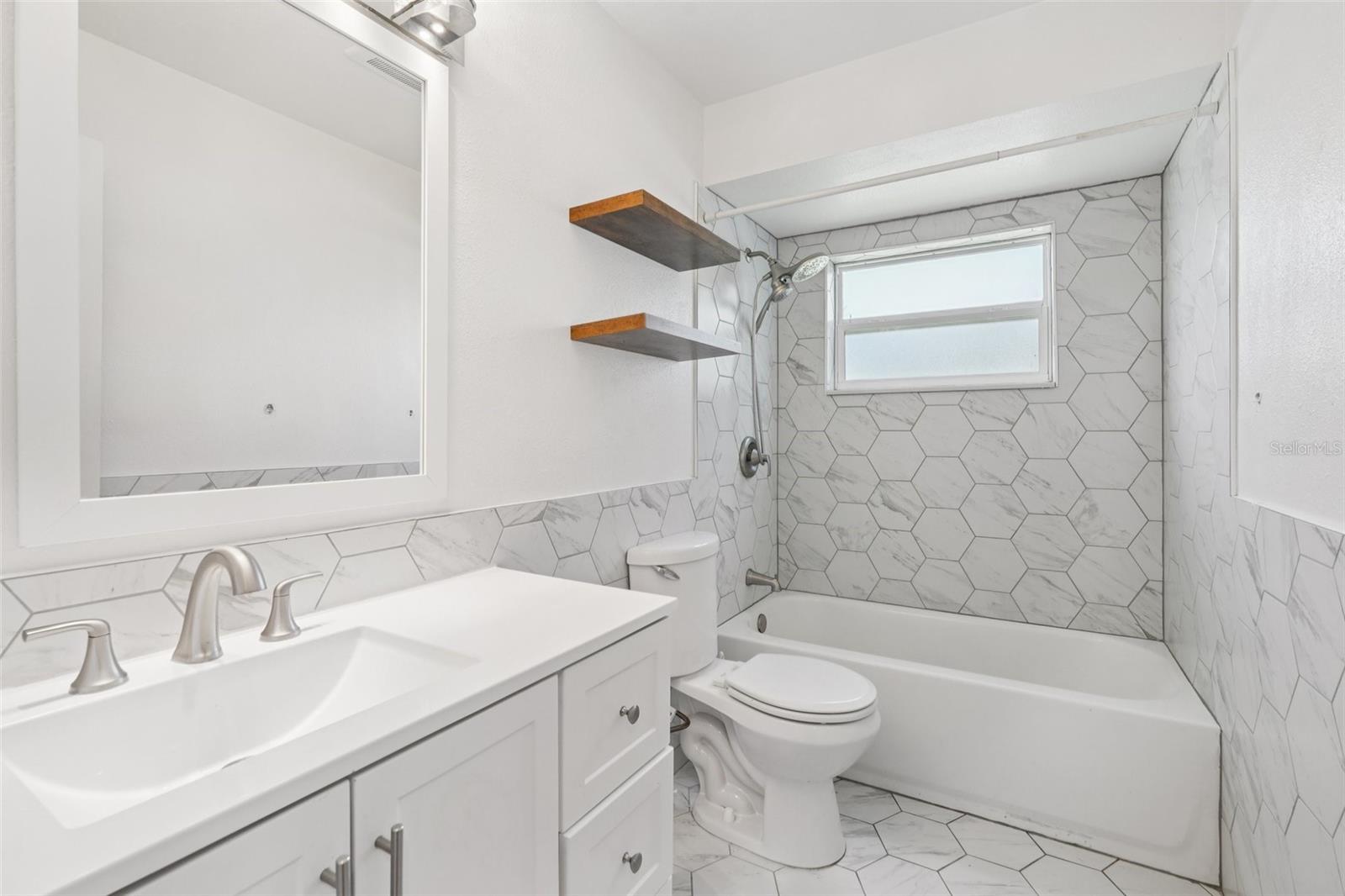 LAKE ORIENTA HILLS UNIT 1 - Residential