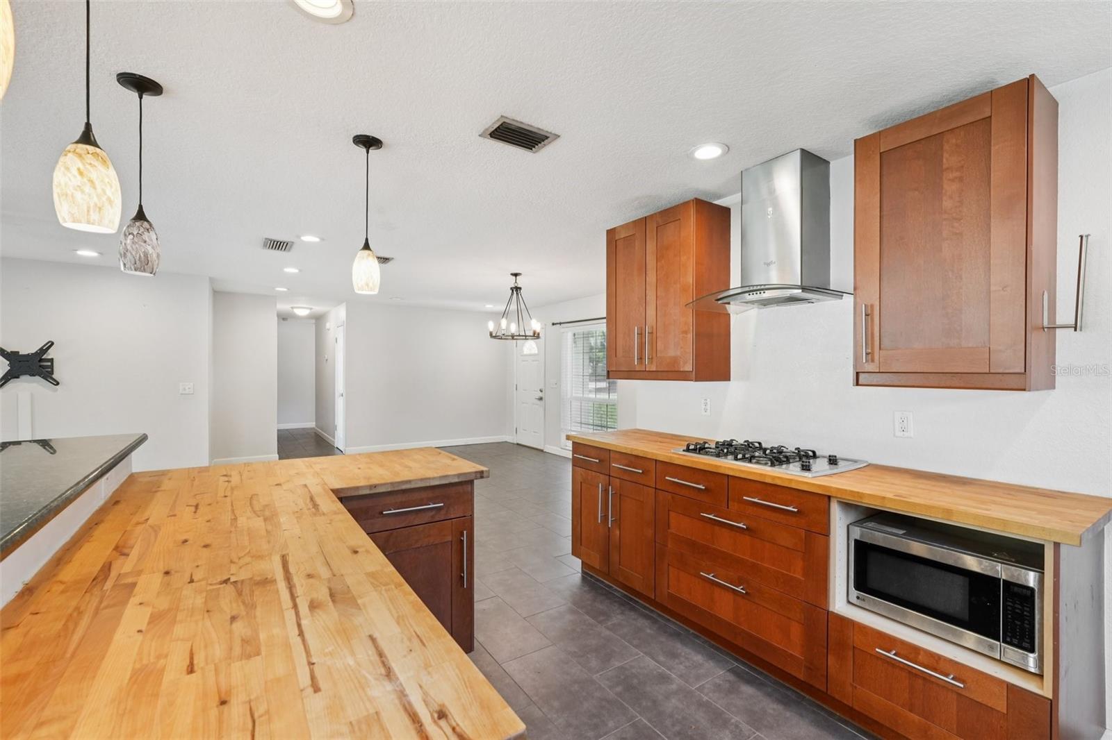 LAKE ORIENTA HILLS UNIT 1 - Residential