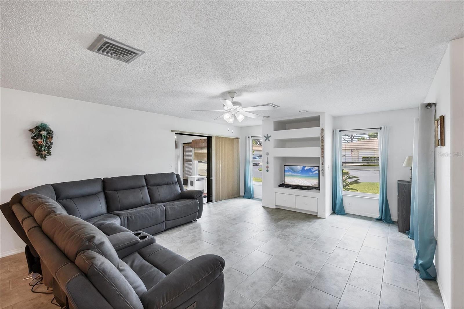 VIVIENDA AT BRADENTON II - Residential