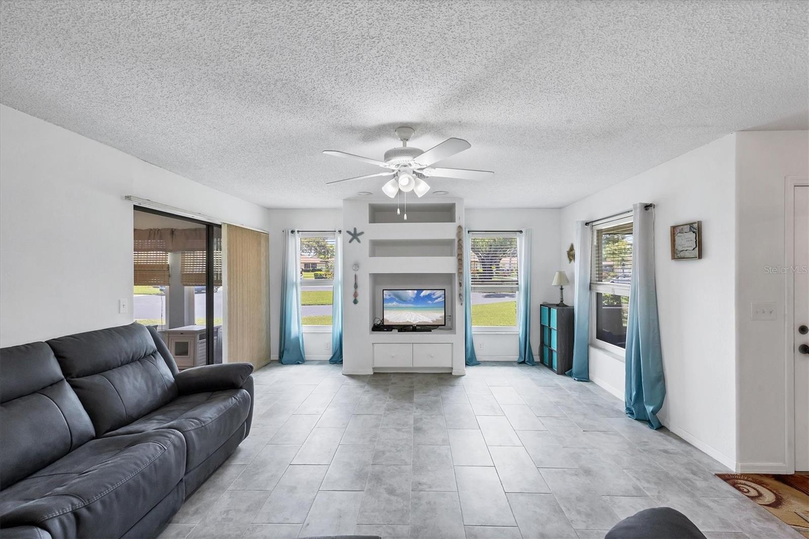 VIVIENDA AT BRADENTON II - Residential