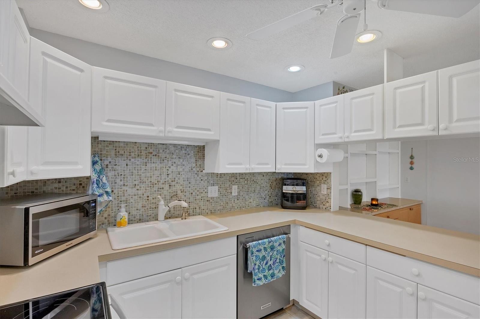 VIVIENDA AT BRADENTON II - Residential