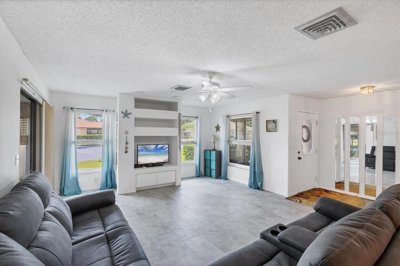 VIVIENDA AT BRADENTON II - Residential