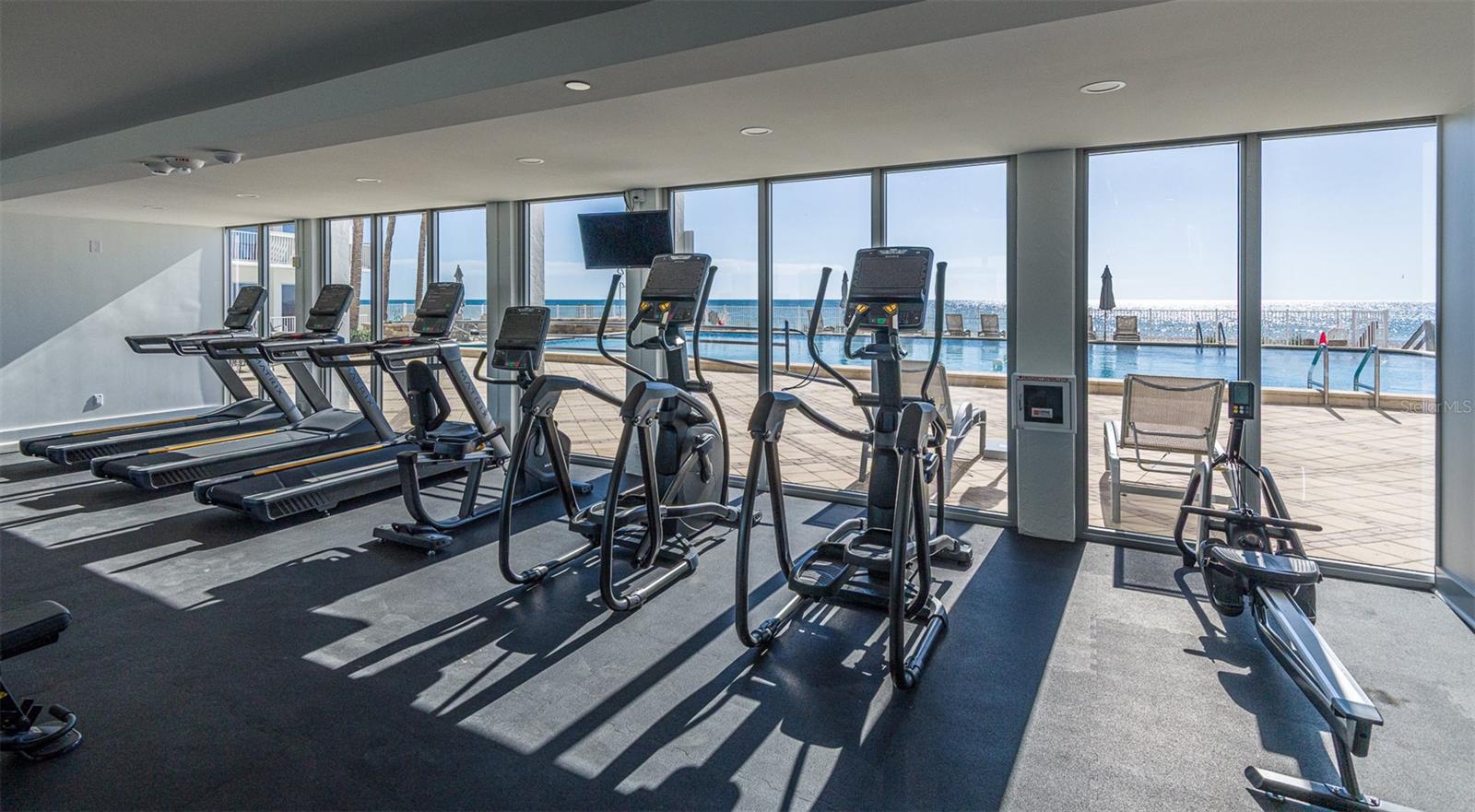 ISLANDER CLUB OF LONGBOAT - Residential