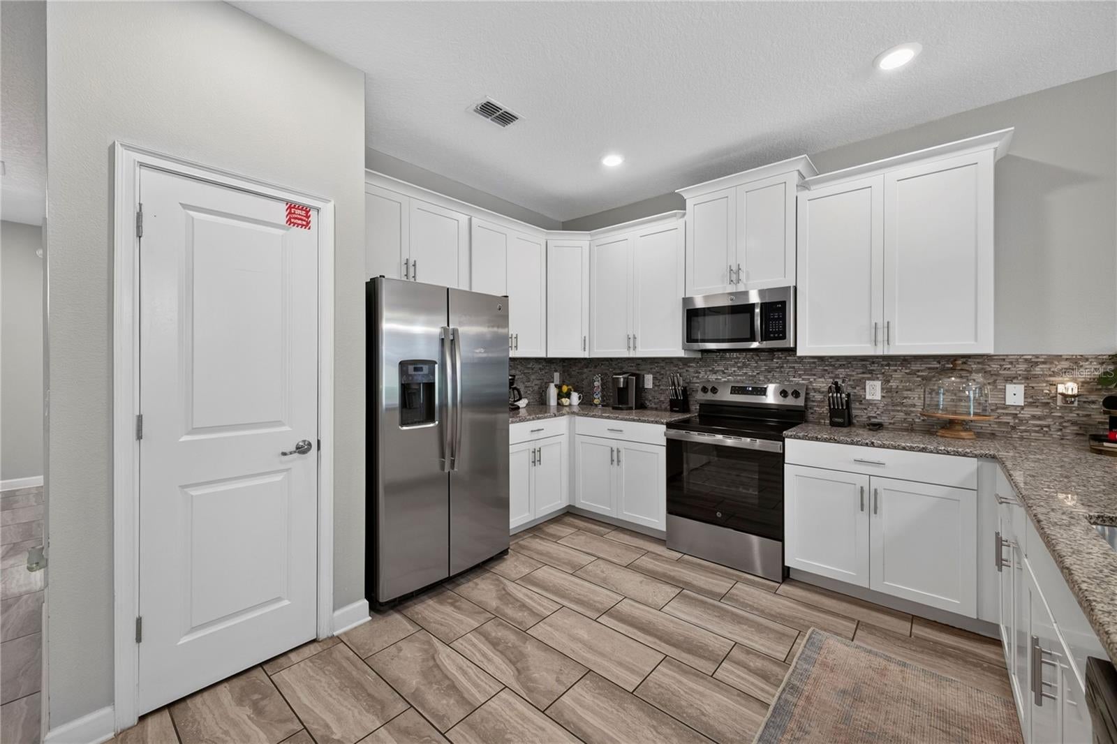 9016 STINGER DRIVE