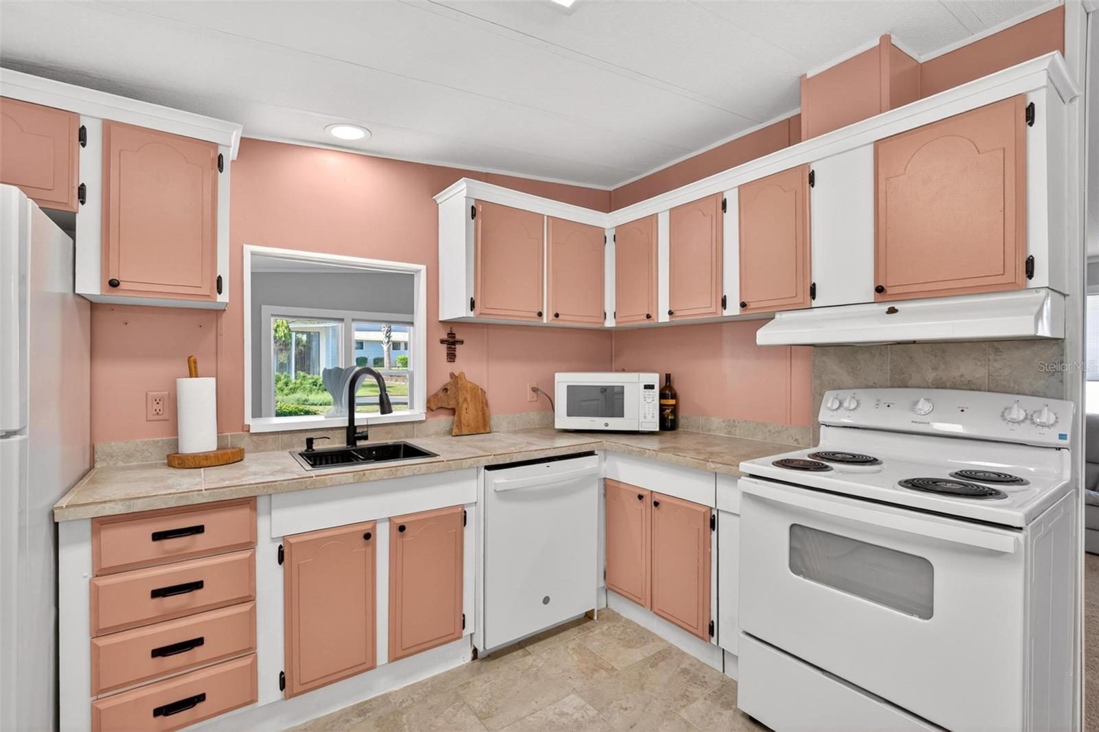 LADY LAKE ORANGE BLOSSOM GARDENS UNIT 06 - Residential