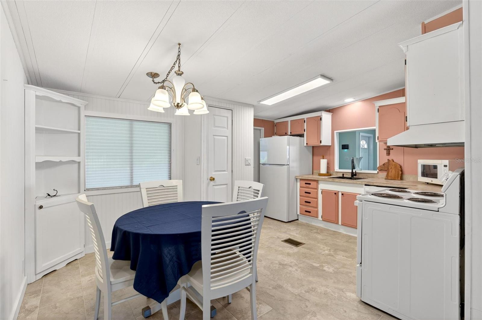 LADY LAKE ORANGE BLOSSOM GARDENS UNIT 06 - Residential