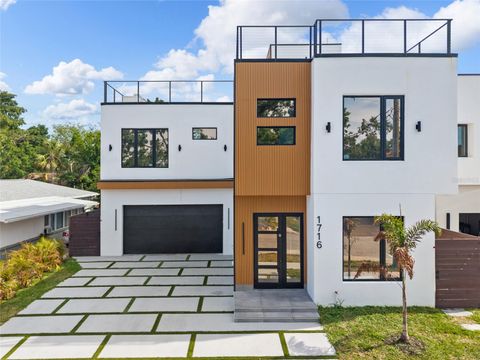1716 9TH STREET SARASOTA FL 34236