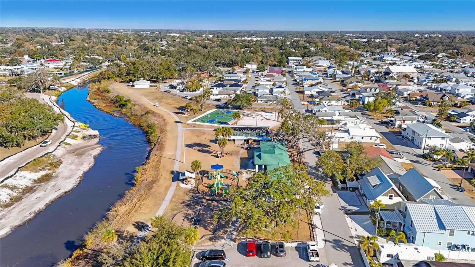 PINECRAFT - Residential