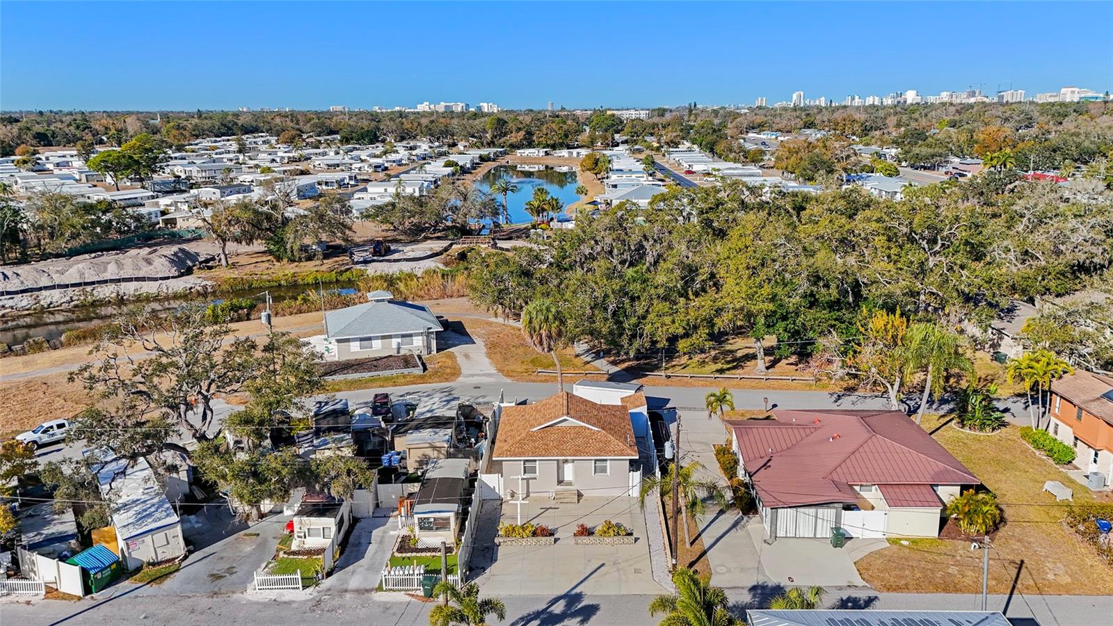 PINECRAFT - Residential