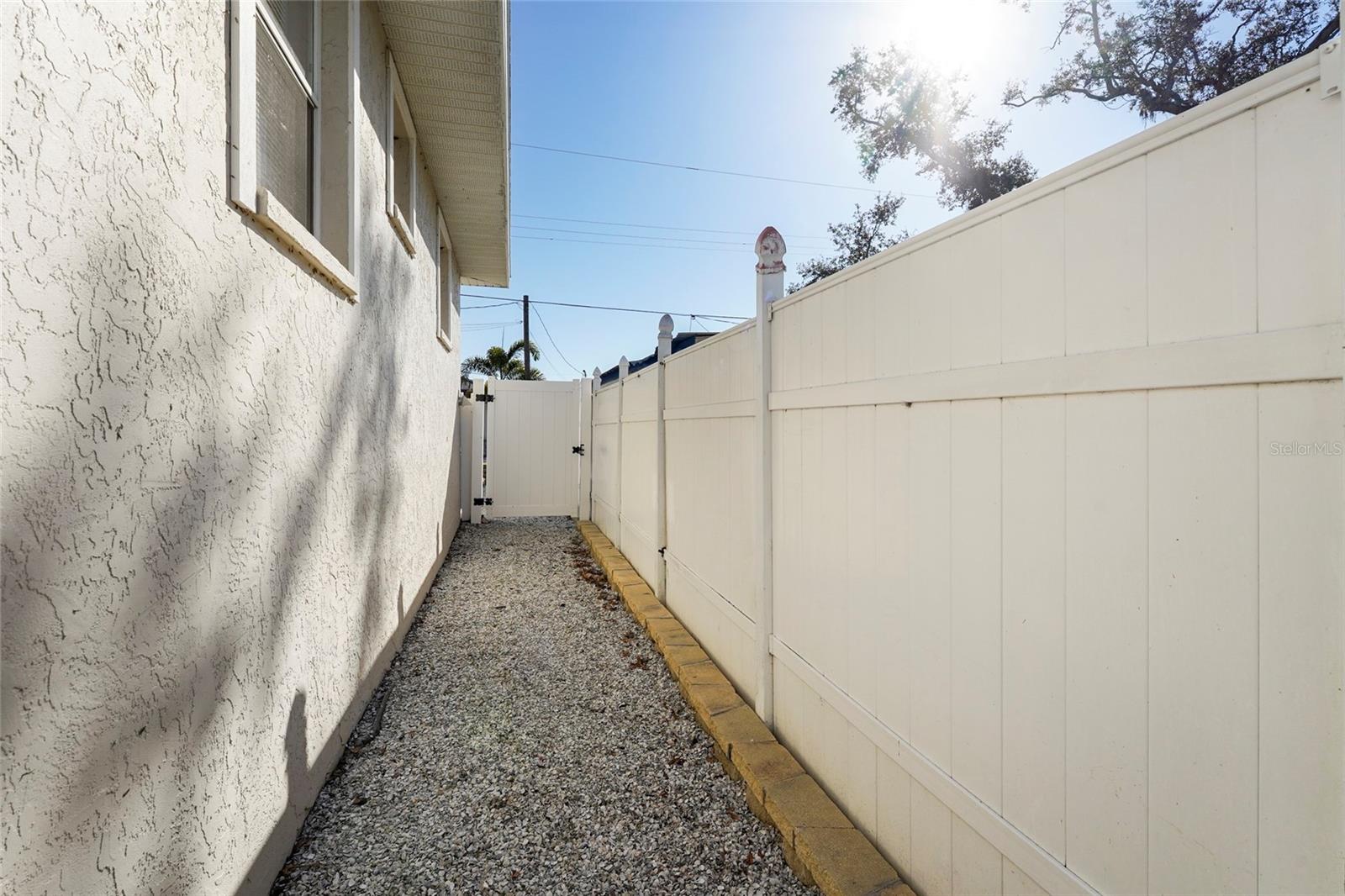 PINECRAFT - Residential