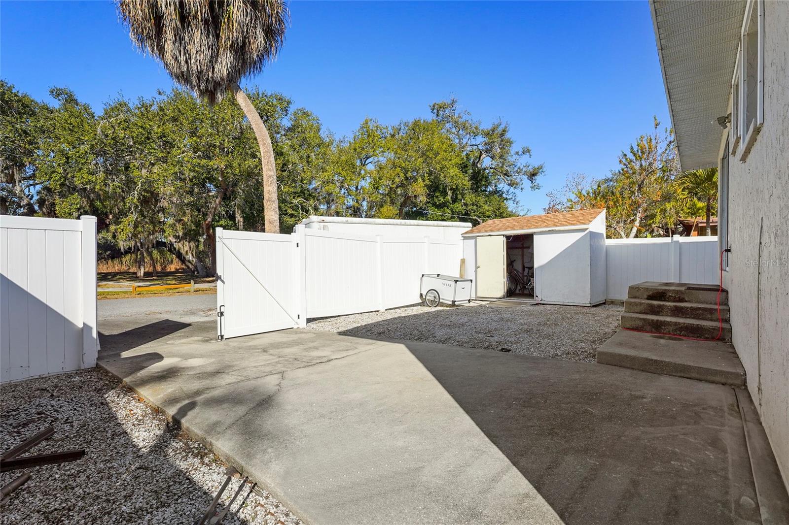 PINECRAFT - Residential