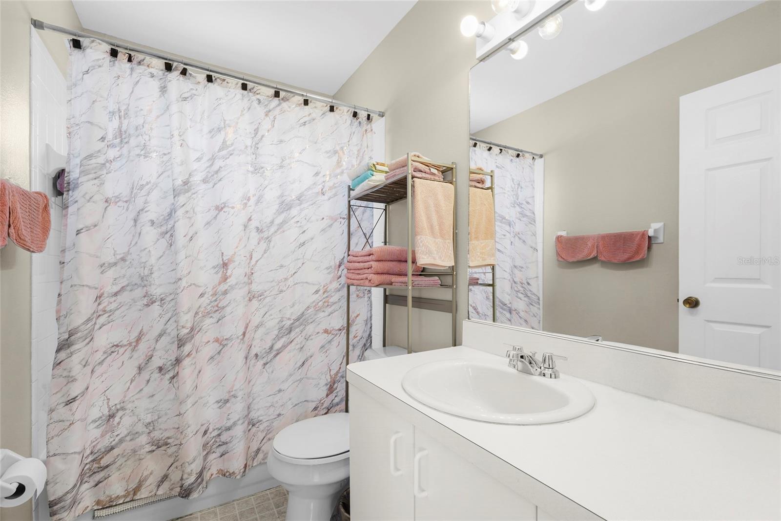 PINECRAFT - Residential