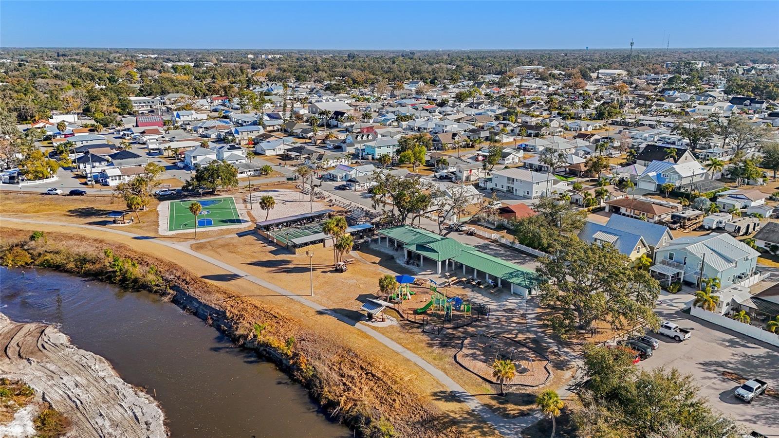 PINECRAFT - Residential