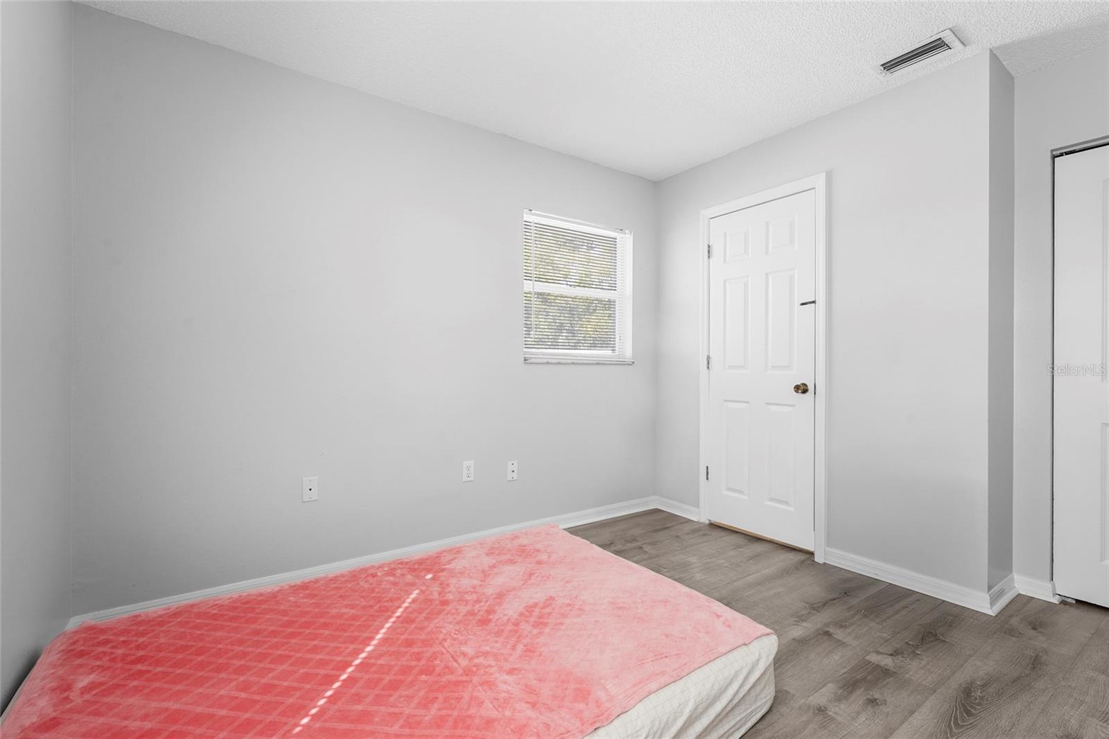 PINECRAFT - Residential