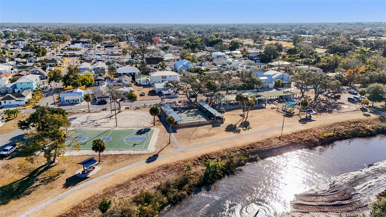 PINECRAFT - Residential