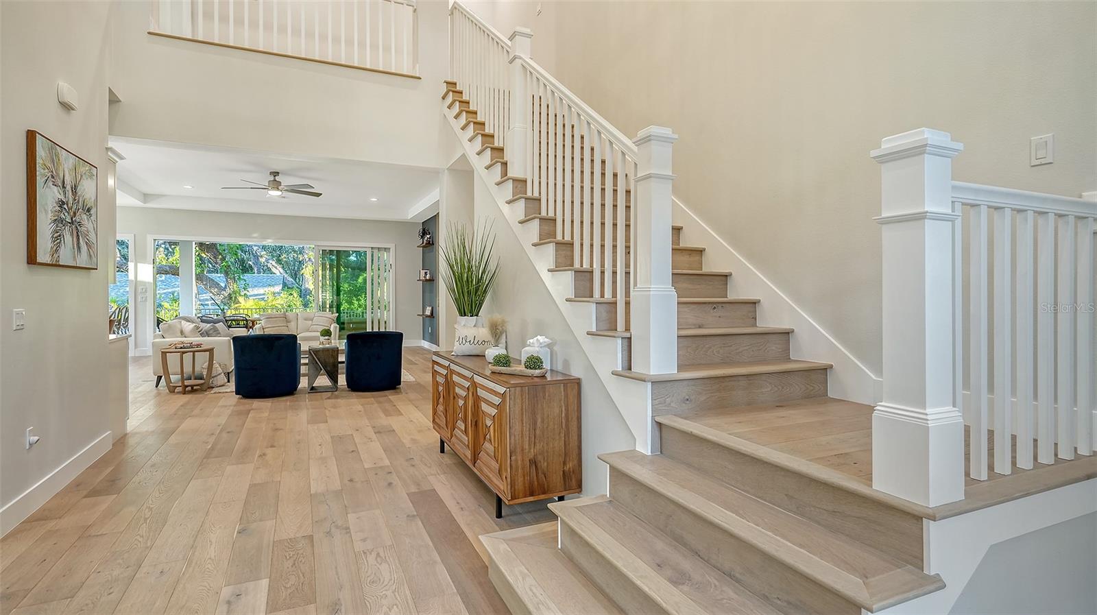 1537 SIESTA DRIVE