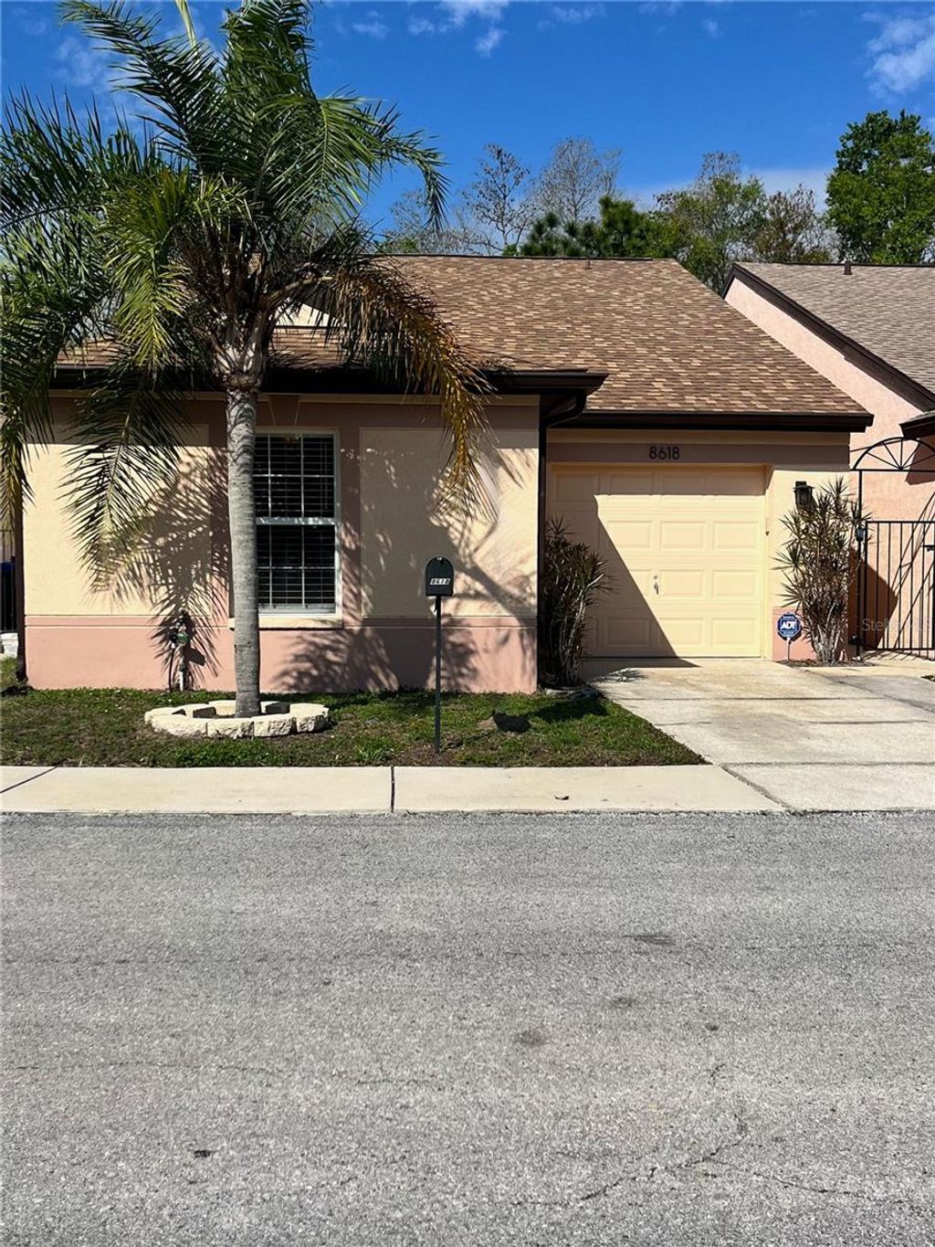 Photo of 8618 Villa Largo Drive, Tampa, FL 33614 (MLS # TB8473269)