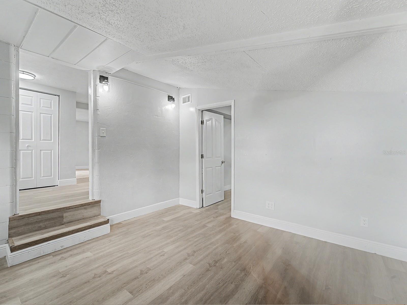 TAMPA OVERLOOK - Residential