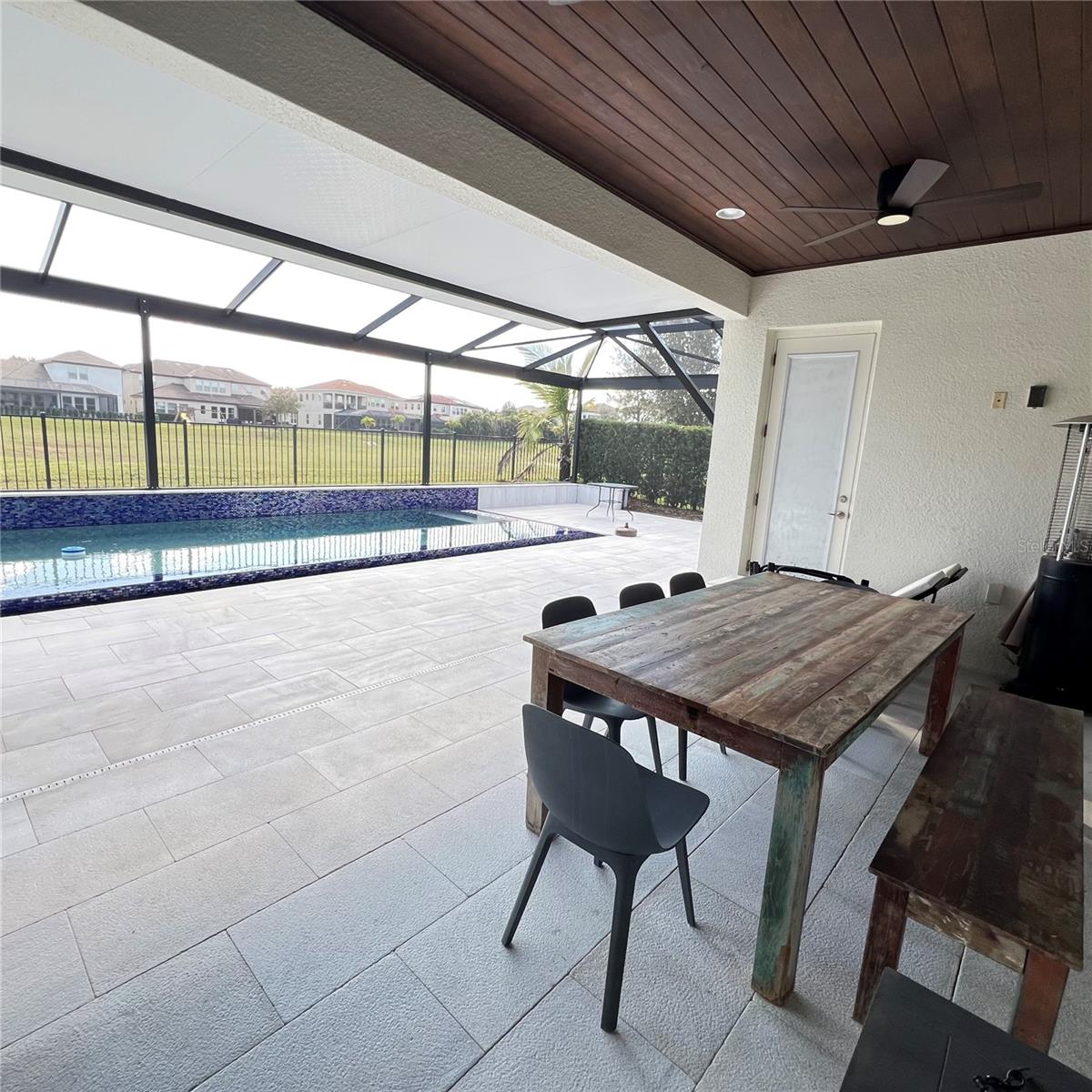 WATERSIDE/JOHNS LK-PH 1 - Residential