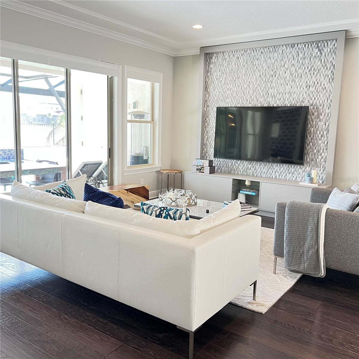 WATERSIDE/JOHNS LK-PH 1 - Residential