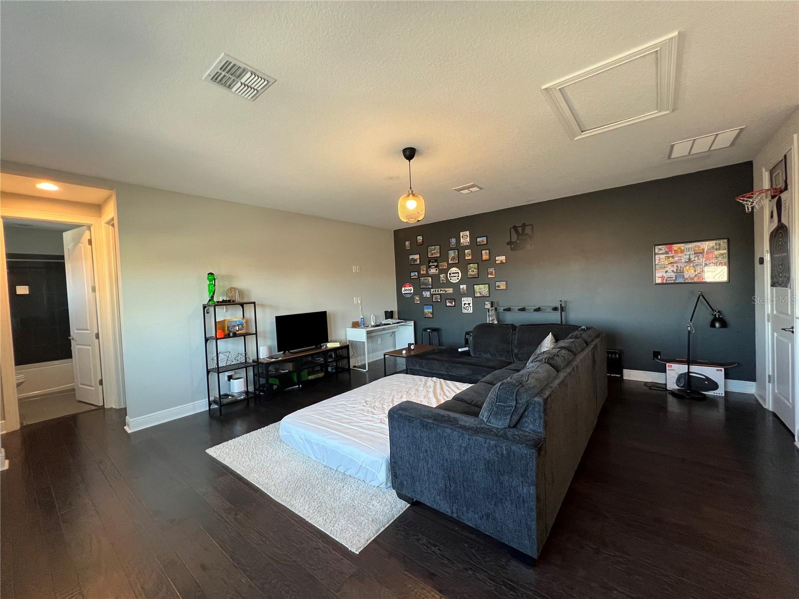 WATERSIDE/JOHNS LK-PH 1 - Residential