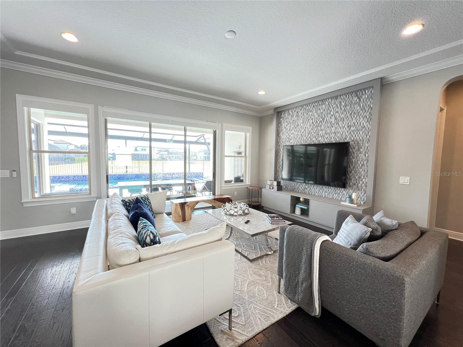 WATERSIDE/JOHNS LK-PH 1 - Residential