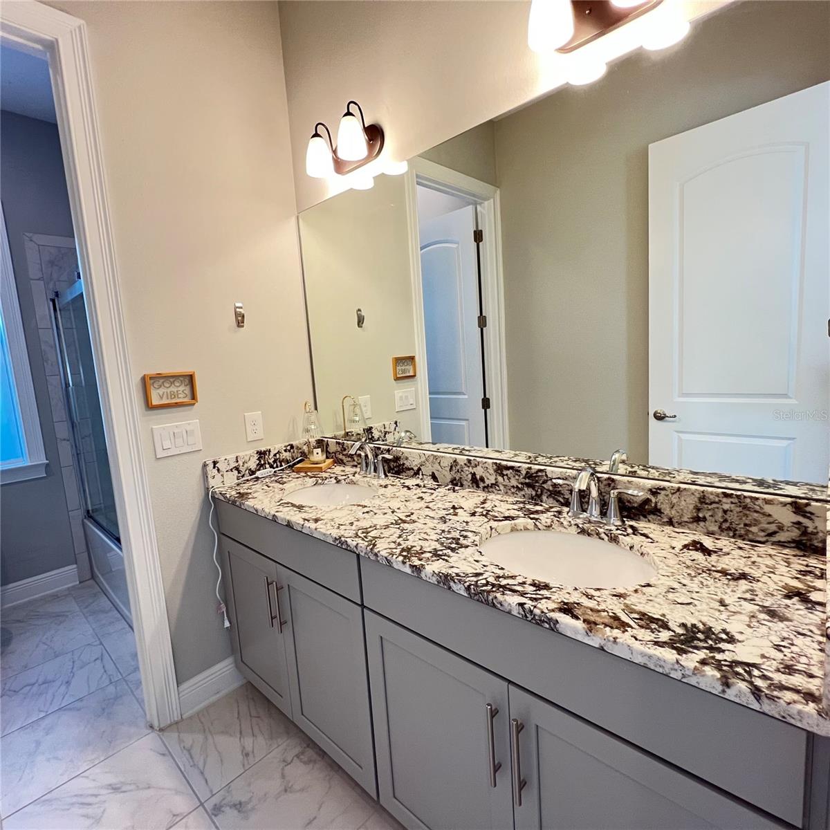 WATERSIDE/JOHNS LK-PH 1 - Residential