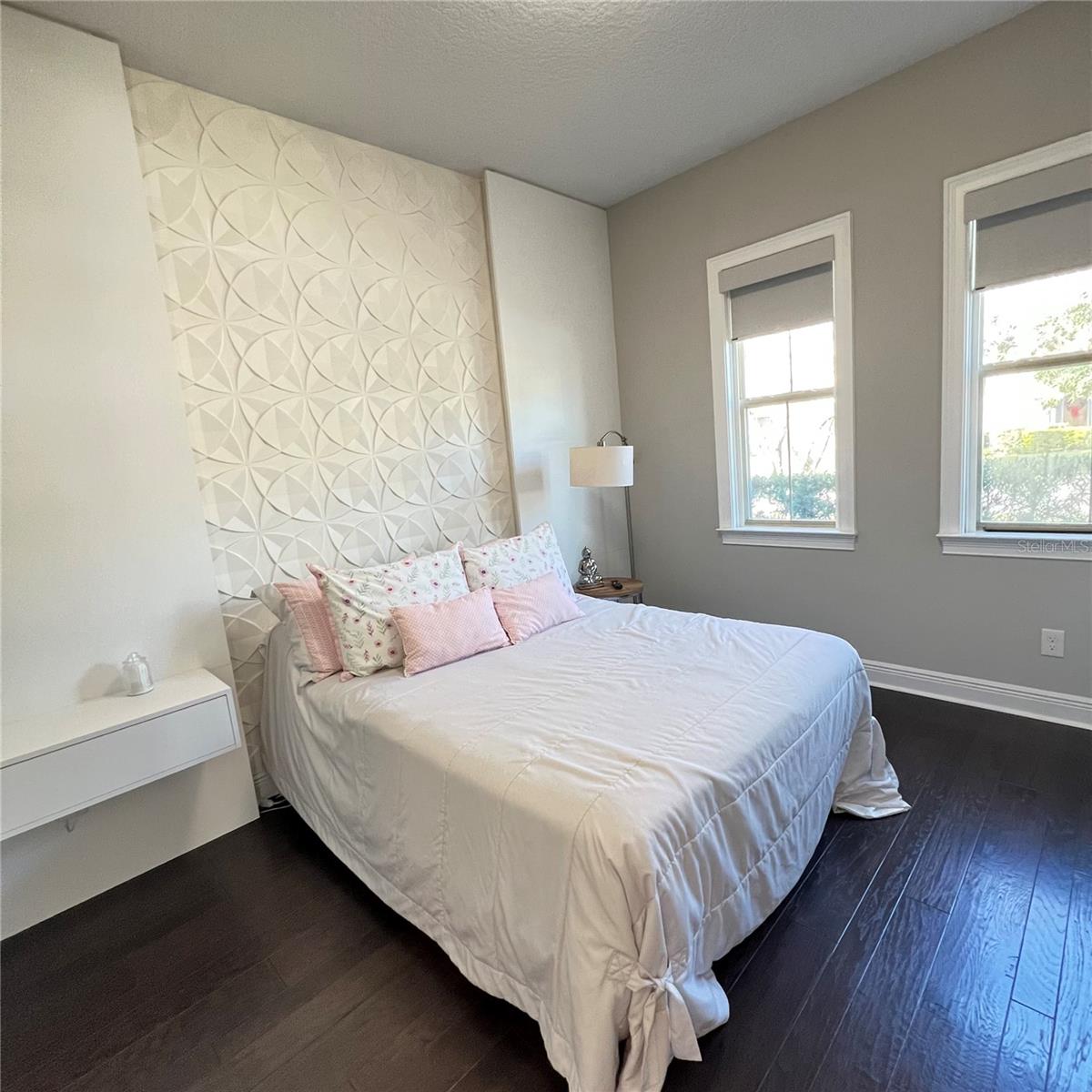 WATERSIDE/JOHNS LK-PH 1 - Residential