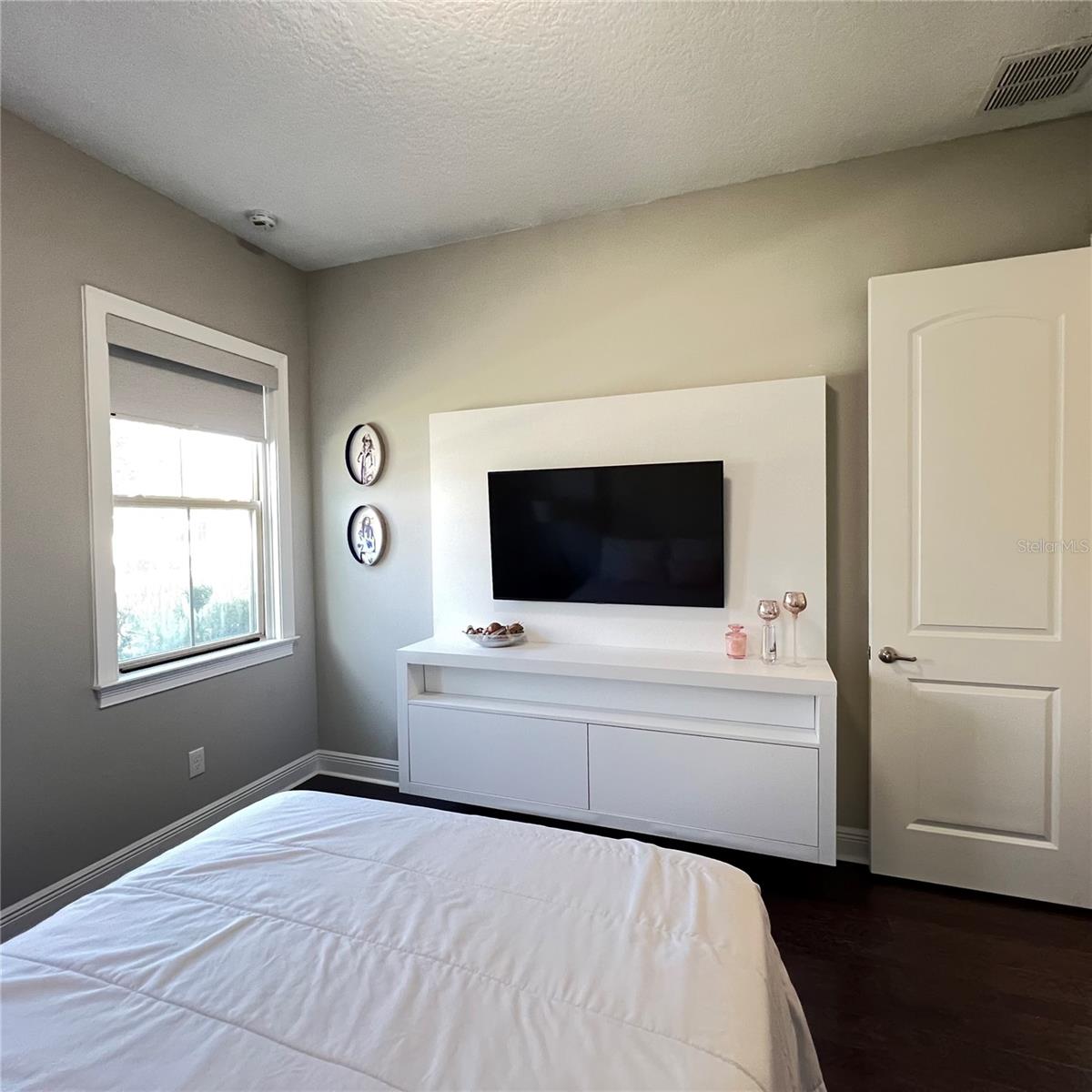 WATERSIDE/JOHNS LK-PH 1 - Residential